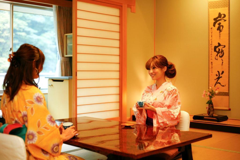 Hotel Kikunoyu Maniwa Ngoại thất bức ảnh